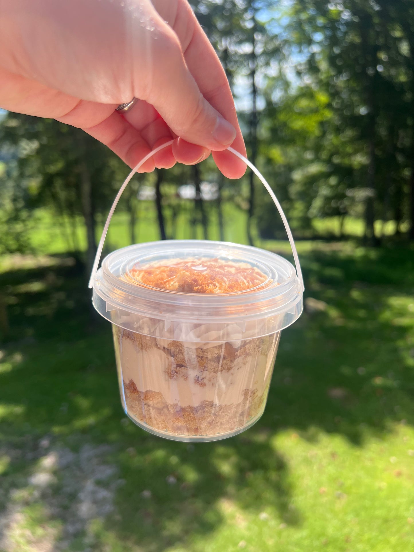 Bucket Cakes